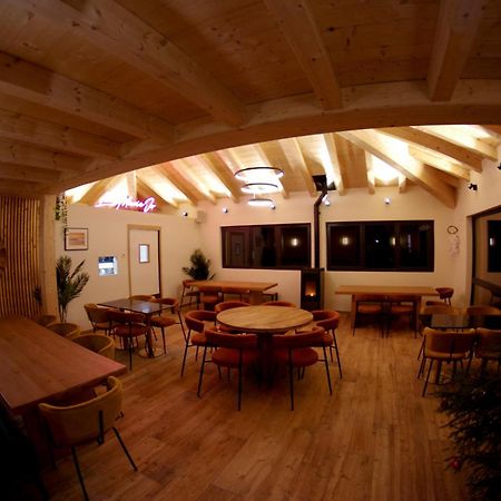 1861 Chatel Hostel Eksteriør bilde