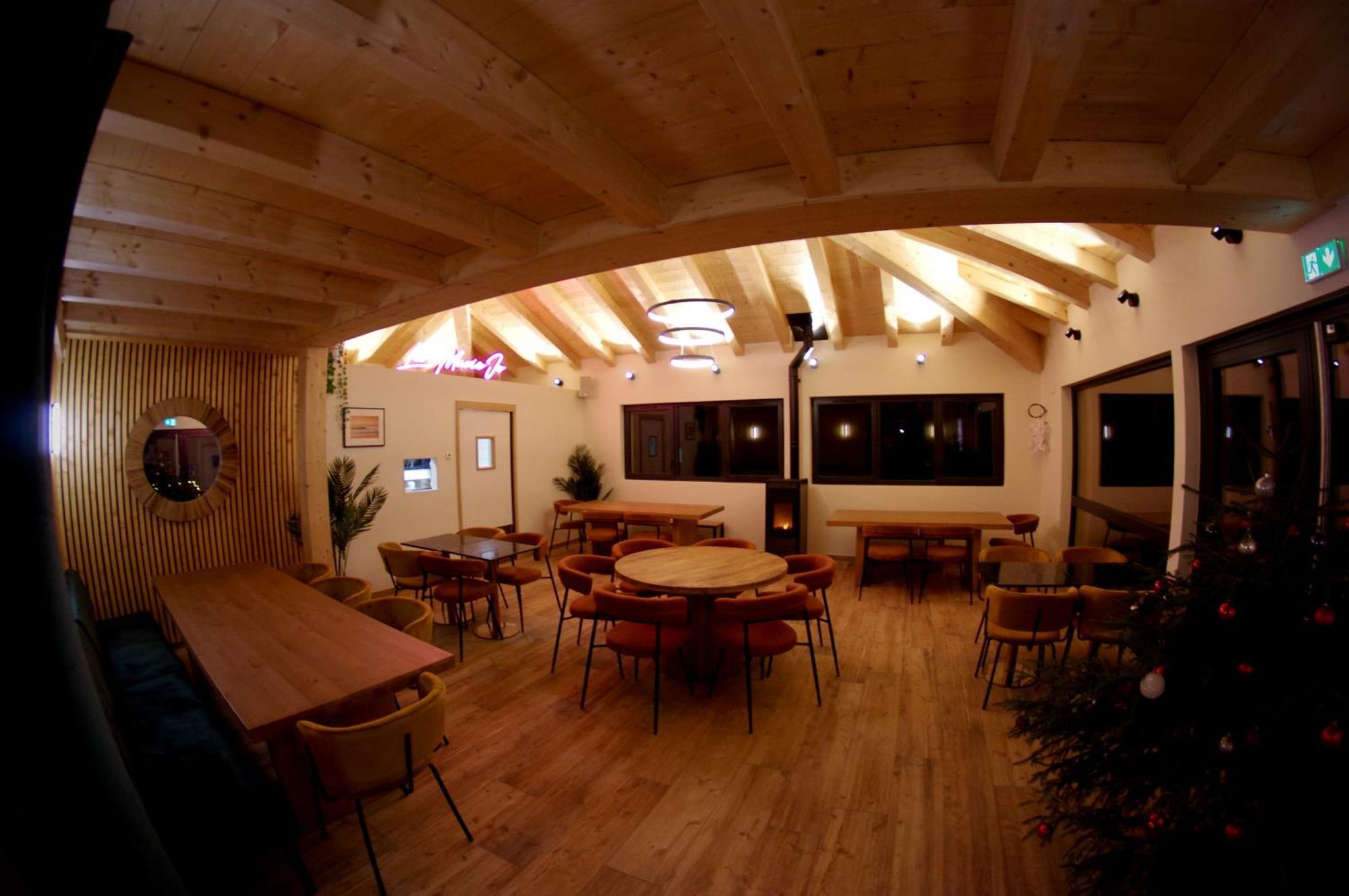 1861 Chatel Hostel Eksteriør bilde