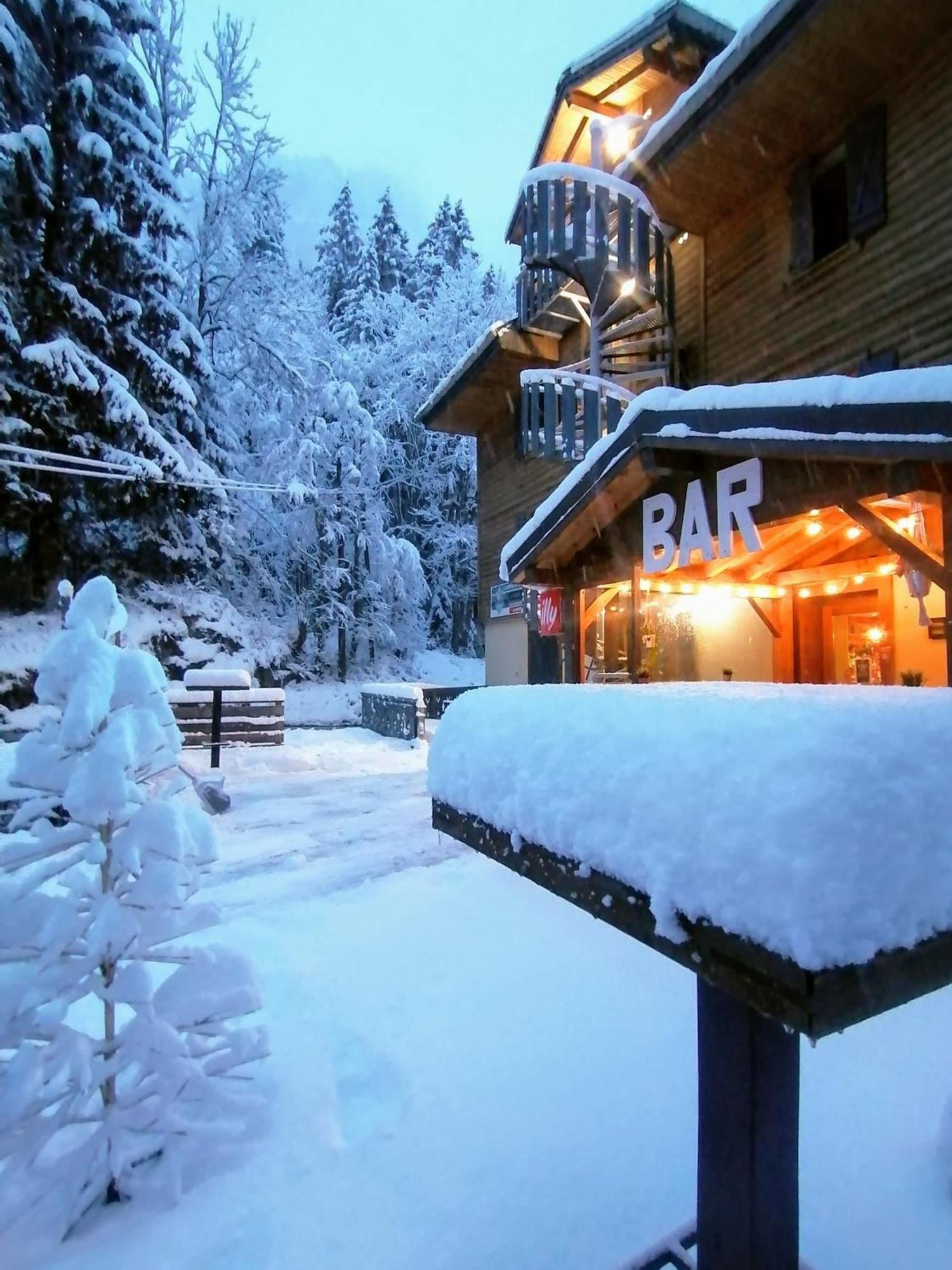 1861 Chatel Hostel Eksteriør bilde